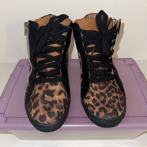 Steve Madden Leopard Print High Top Lace Up & Zip Up Sneaker Size 5M Womens - Picture 15 of 15